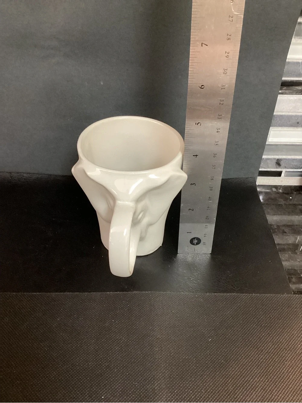 Pottery Barn A-Z White Elephant Letter E Initial Mug HTF